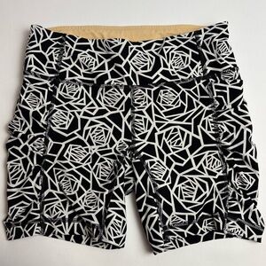 Lululemon Speed Track Shorts in Posey Black and White in Luxtreme Fabric Size 6